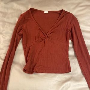 Garage long sleeved top. Size small. Good condition.